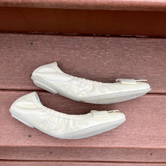 NIB Latitude Girl Stretchy Leather Flats 37, Biscuit - Picture 3 of 8